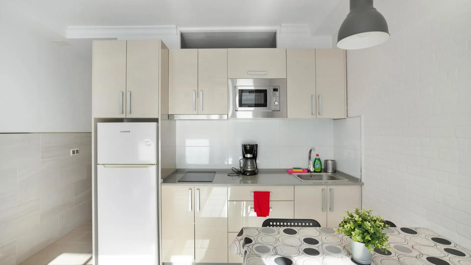 El Nido De Los Angeles Apartamentos 普拉亚戴尔雷安格莱斯 0*,
