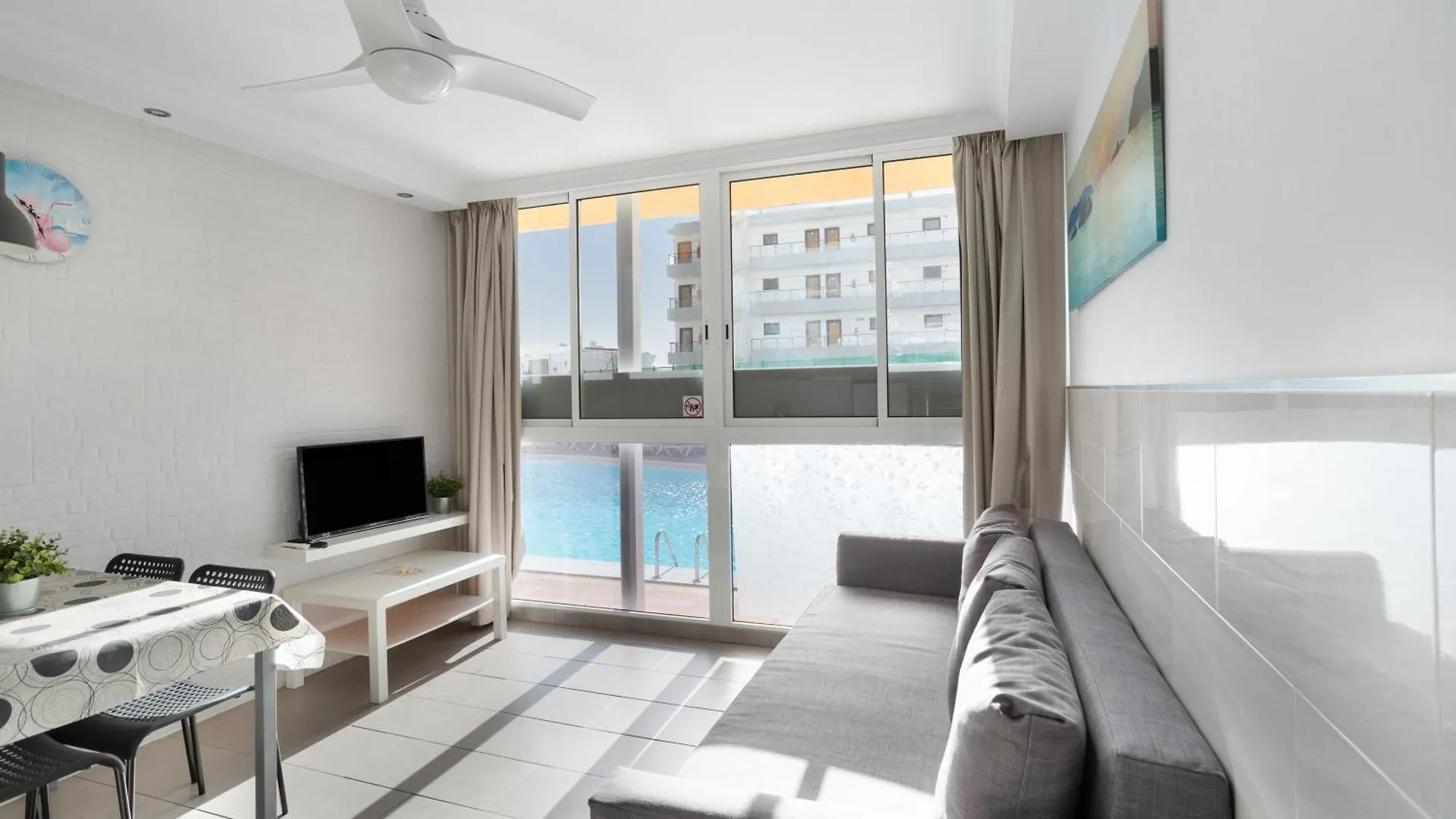 El Nido De Los Angeles Apartamentos 普拉亚戴尔雷安格莱斯