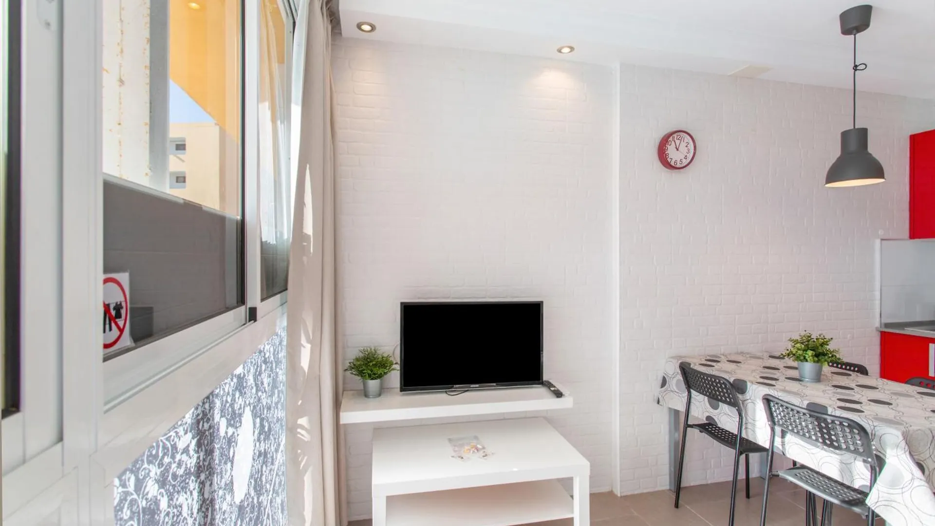 El Nido De Los Angeles Apartamentos 普拉亚戴尔雷安格莱斯 0*,