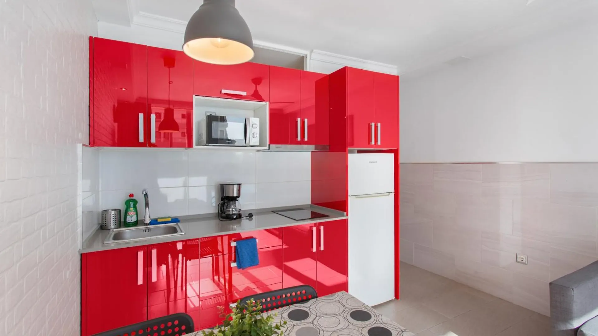 El Nido De Los Angeles Apartamentos 普拉亚戴尔雷安格莱斯
