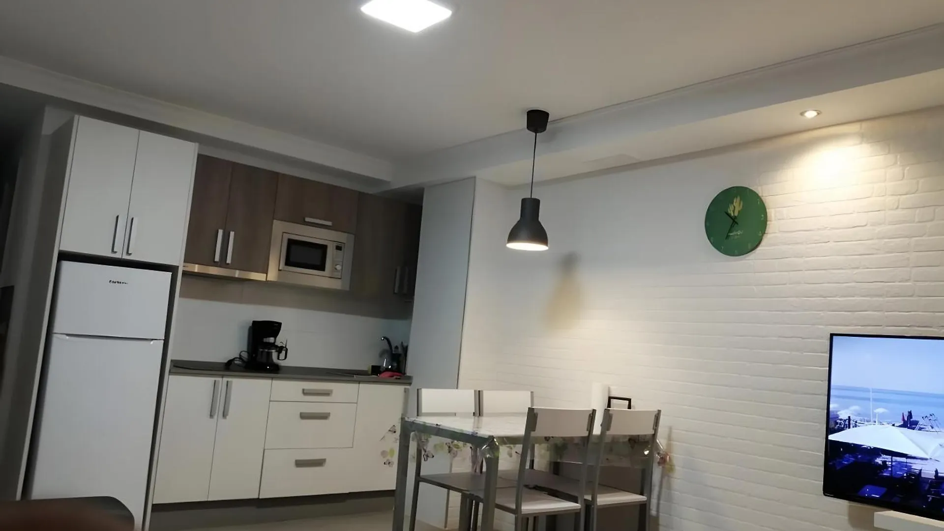 El Nido De Los Angeles Apartamentos 普拉亚戴尔雷安格莱斯
